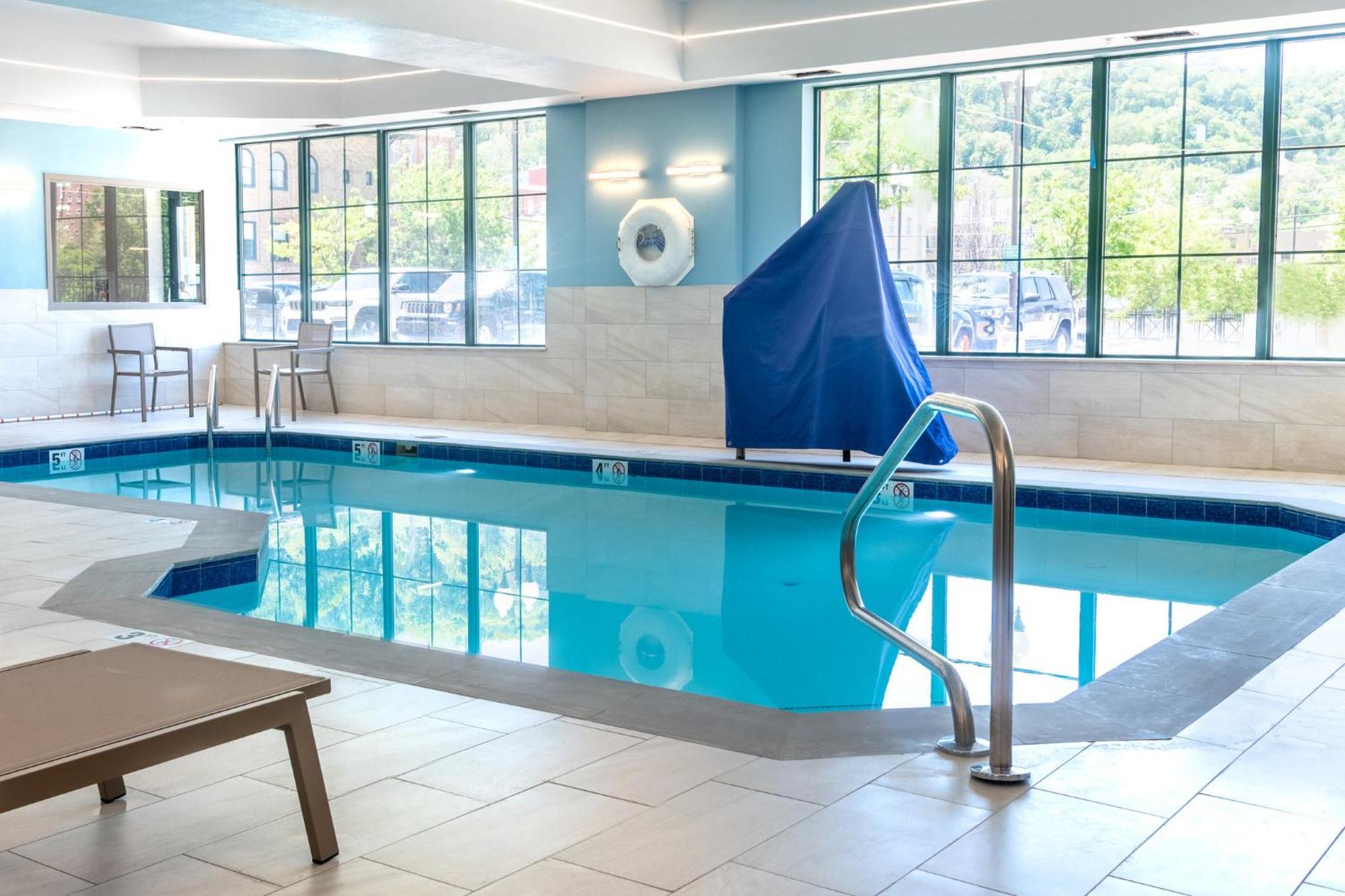 Express & Pittsburgh-south Side By Ihg Pittsburgh